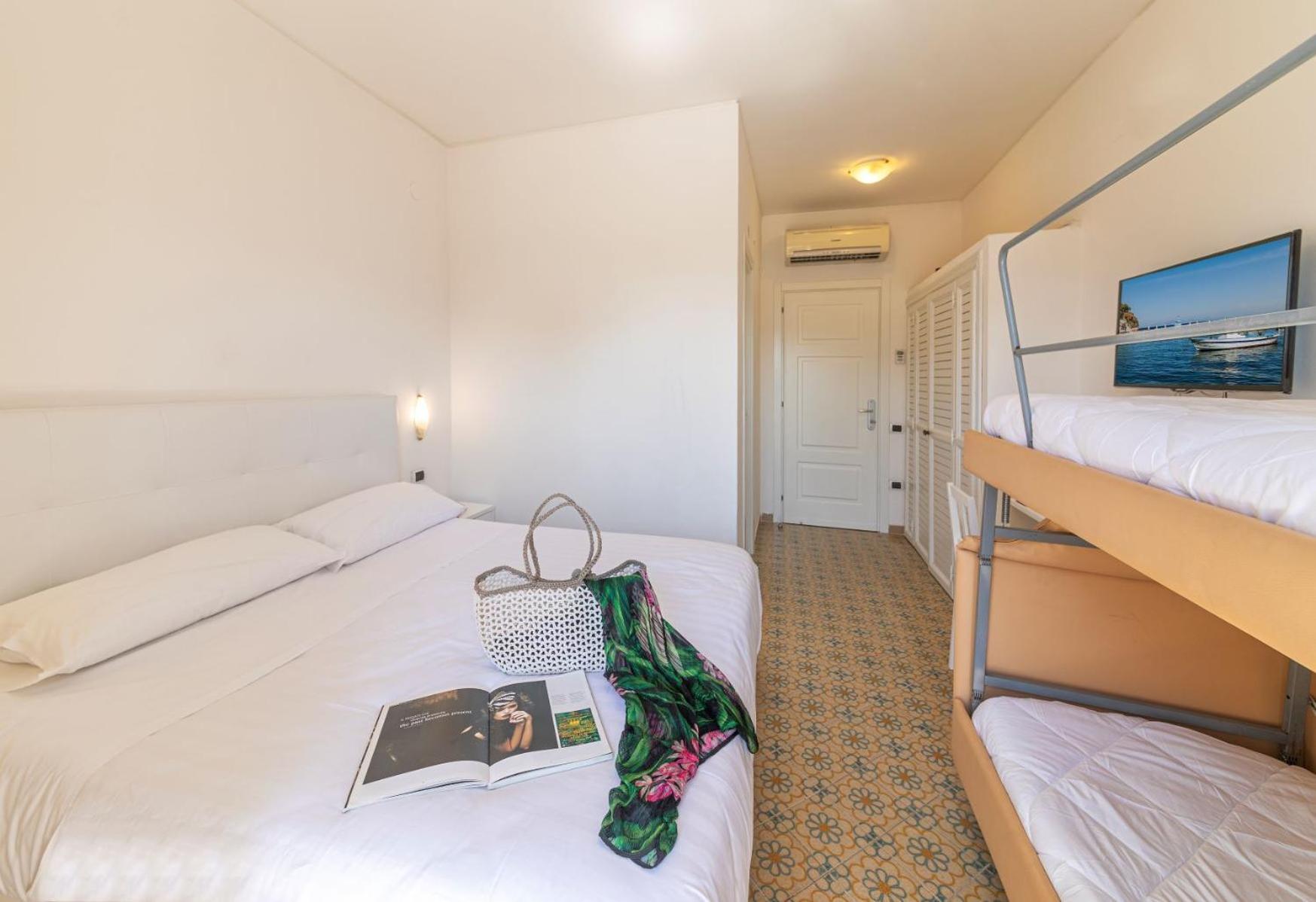 Le Canne Family Resort & Spa Forio di Ischia Rum bild